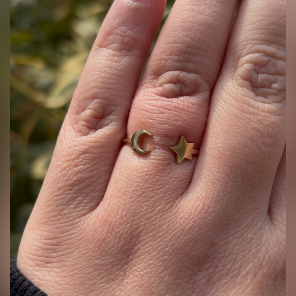 10k Solid Gold Celestial Star Moon Open Ring - Size 7.5
